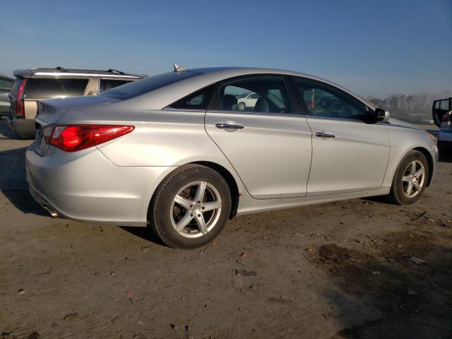 5NPEC4AC6BH001303 - 2011 HYUNDAI SONATA SE SILVER photo 3