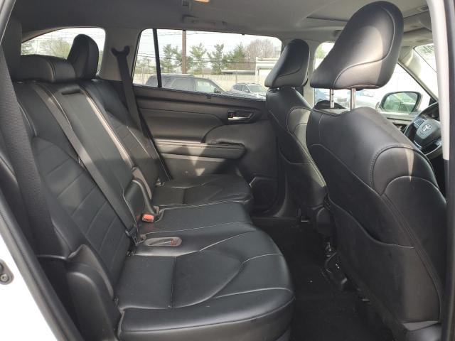 5TDHZRBH2MS109062 - 2021 TOYOTA HIGHLANDER XLE WHITE photo 11