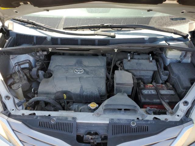 5TDYK3DC5FS569158 - 2015 TOYOTA SIENNA XLE SILVER photo 11