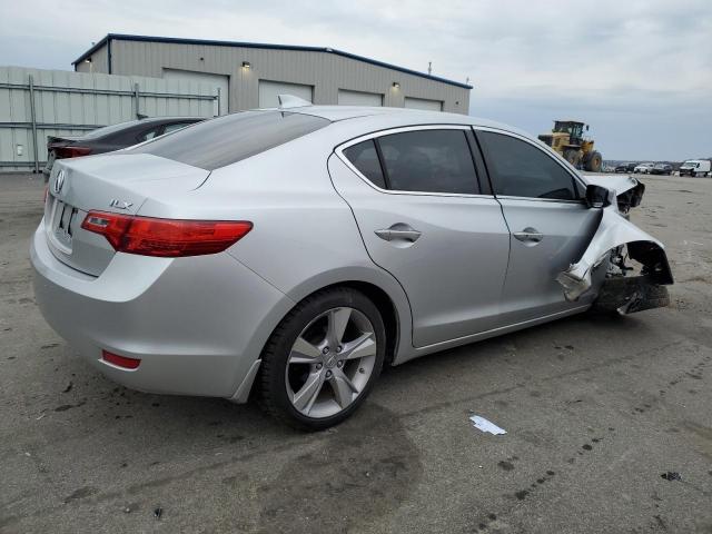 19VDE1F72FE005576 - 2015 ACURA ILX 20 TECH SILVER photo 3