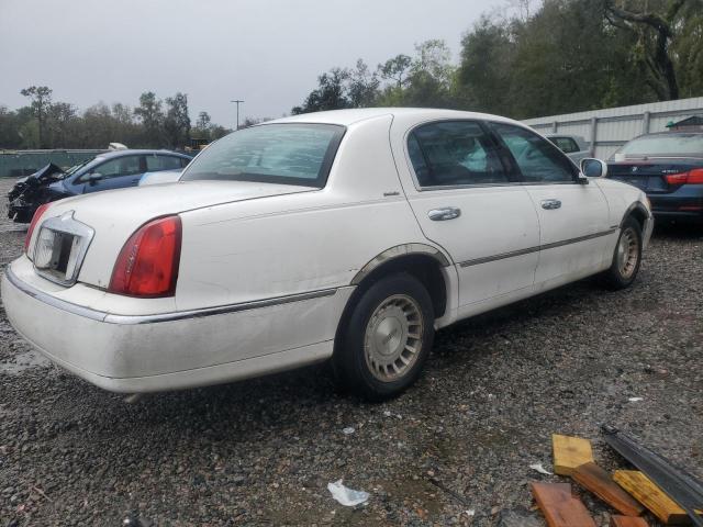 1LNHM81WXXY716663 - 1999 LINCOLN TOWN CAR EXECUTIVE Weiß Foto 3
