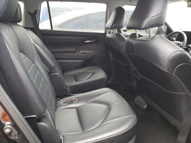 5TDGZRAH9MS075893 - 2021 TOYOTA HIGHLANDER XLE BLACK photo 11