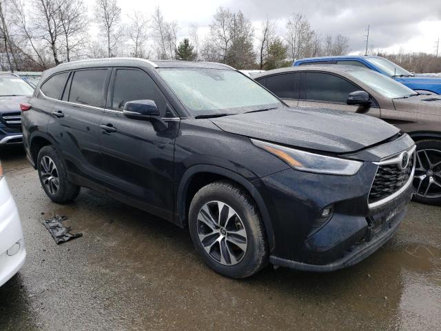 5TDGZRAH9MS075893 - 2021 TOYOTA HIGHLANDER XLE BLACK photo 4