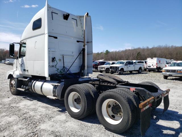 4V4NC9EH2DN134053 - 2013 VOLVO VN VNL WHITE photo 3