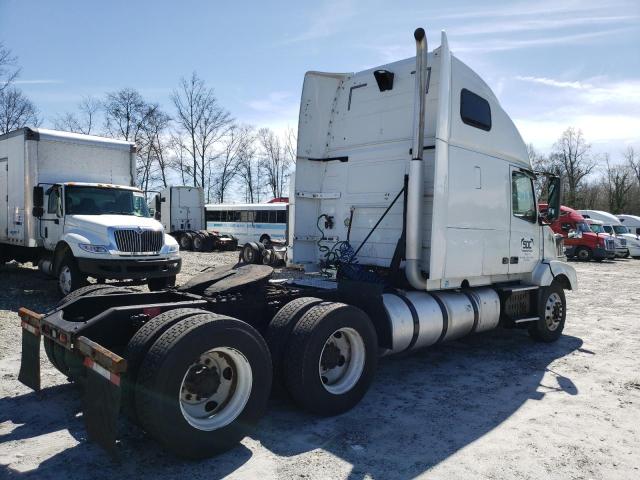 4V4NC9EH2DN134053 - 2013 VOLVO VN VNL WHITE photo 4