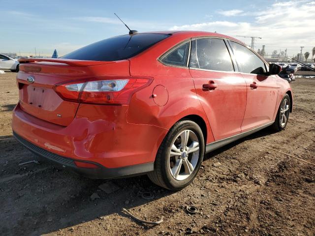 1FAHP3F2XCL262545 - 2012 FORD FOCUS SE RED photo 3