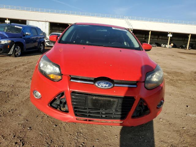 1FAHP3F2XCL262545 - 2012 FORD FOCUS SE RED photo 5