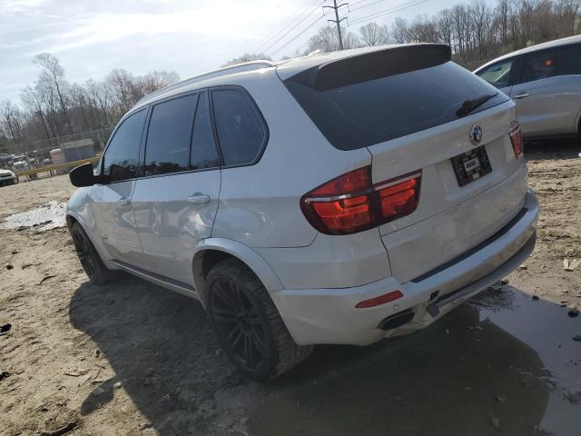 5UXZV8C56BL418464 - 2011 BMW X5 XDRIVE50I WHITE photo 2