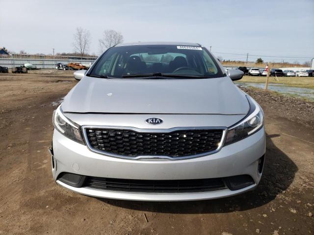 3KPFK4A74JE211346 - 2018 KIA FORTE LX SILVER photo 5