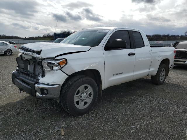 5TFRM5F19HX119919 - 2017 TOYOTA TUNDRA DOUBLE CAB SR/SR5 WHITE photo 1