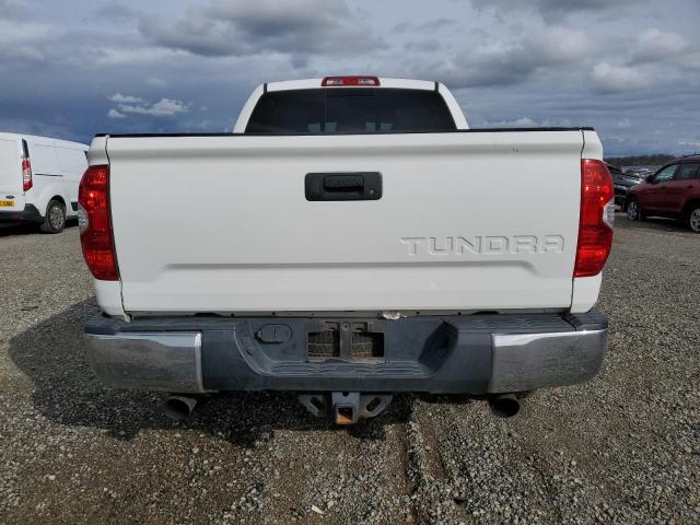 5TFRM5F19HX119919 - 2017 TOYOTA TUNDRA DOUBLE CAB SR/SR5 WHITE photo 6