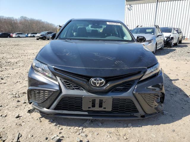 4T1G11BK6MU031263 - 2021 TOYOTA CAMRY SE BLACK photo 5