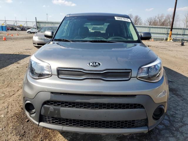 KNDJN2A26H7445959 - 2017 KIA SOUL GRAY photo 5