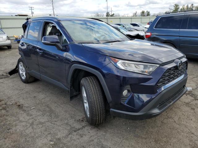 2T3P1RFV1MW216170 - 2021 TOYOTA RAV4 XLE BLUE photo 4