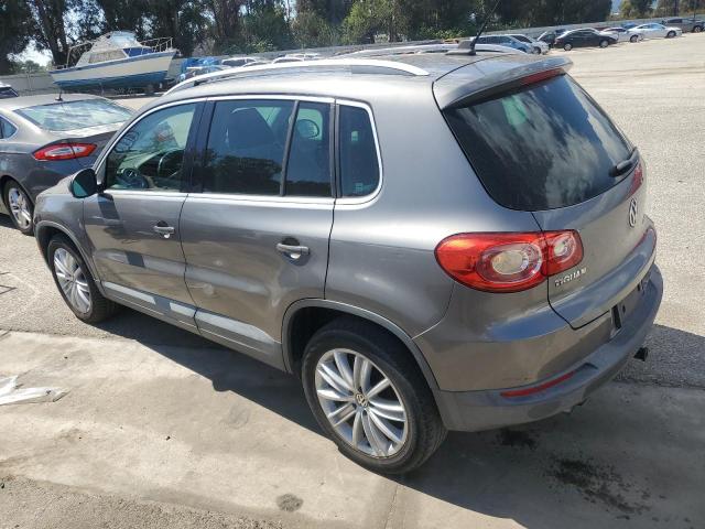 WVGAV7AX4BW530431 - 2011 VOLKSWAGEN TIGUAN S GRAY photo 2