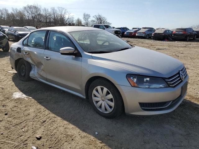 1VWAP7A38DC081297 - 2013 VOLKSWAGEN PASSAT S SILVER photo 4