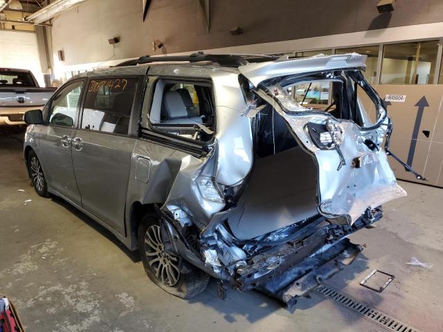 5TDYZ3DC0KS997144 - 2019 TOYOTA SIENNA XLE SILVER photo 2