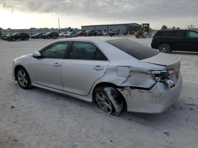 4T1BF1FK9CU501452 - 2012 TOYOTA CAMRY BASE SILVER photo 2