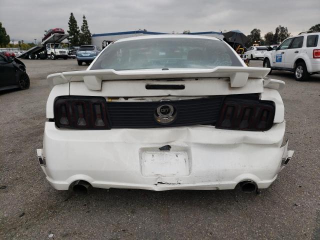 1ZVHT82H085171645 - 2008 FORD MUSTANG GT WHITE photo 6