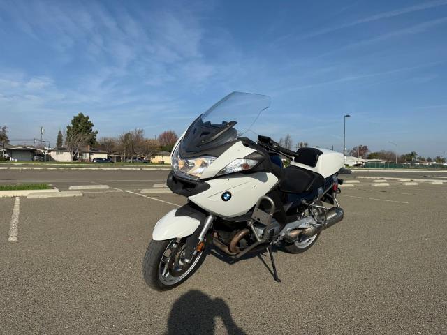 WB1044001EZW23476 - 2014 BMW R1200 RT WHITE photo 2