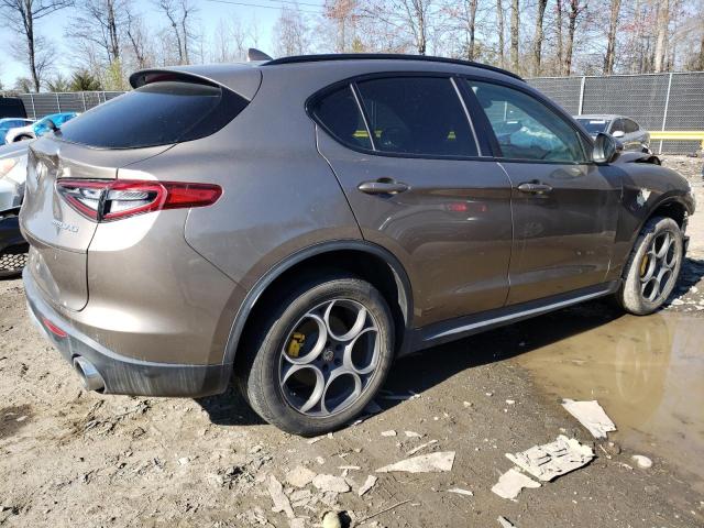 ZASPAJAN3K7C35442 - 2019 ALFA ROMEO STELVIO BROWN photo 3