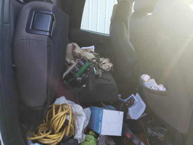 5TFRM5F15HX112434 - 2017 TOYOTA TUNDRA DOUBLE CAB SR/SR5 WHITE photo 6