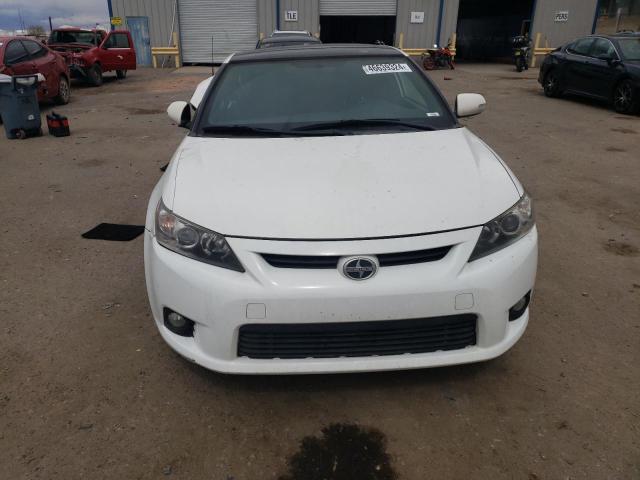 JTKJF5C73C3043364 - 2012 TOYOTA SCION TC WHITE photo 5