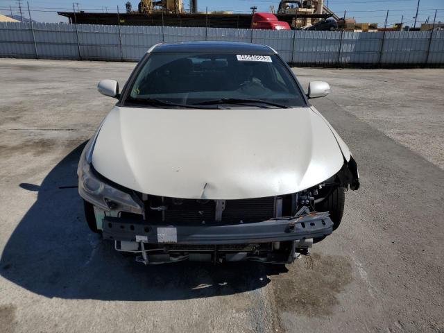 JTKJF5C74GJ019303 - 2016 TOYOTA SCION TC WHITE photo 5