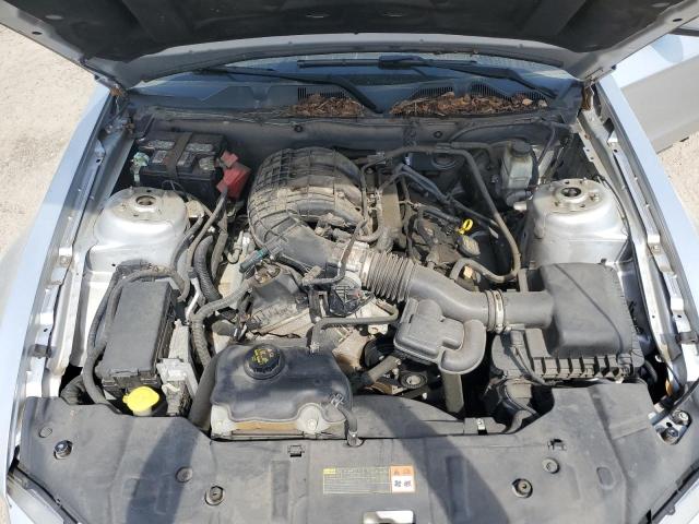 1ZVBP8AM9E5267102 - 2014 FORD MUSTANG SILVER photo 11
