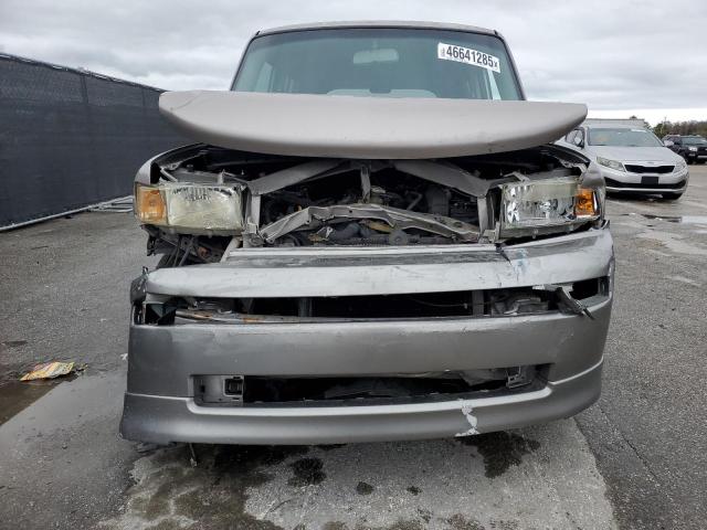 JTLKT324850202744 - 2005 TOYOTA SCION XB 银色 照片 5