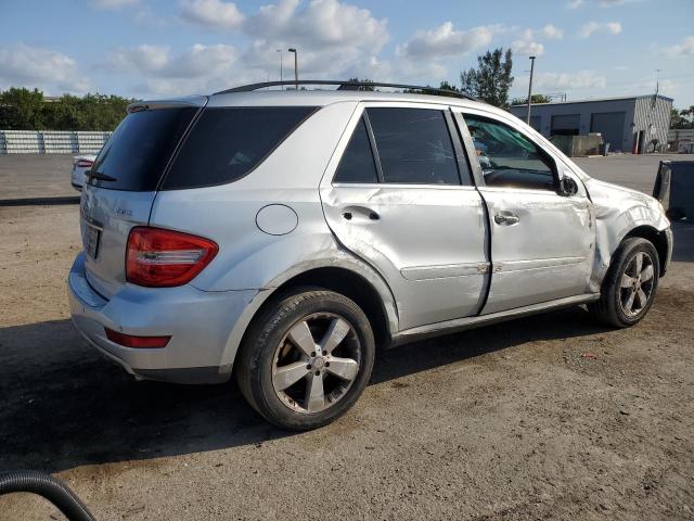 4JGBB8GB2AA562773 - 2010 MERCEDES-BENZ ML 350 4MATIC SILVER photo 3