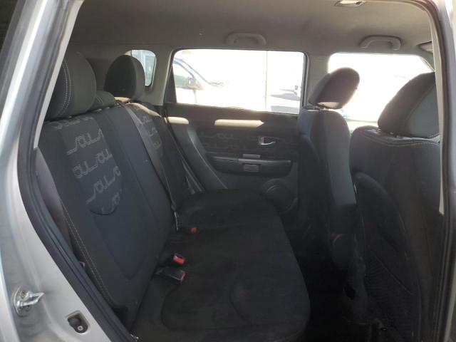 KNDJT2A65D7524414 - 2013 KIA SOUL + SILVER photo 10