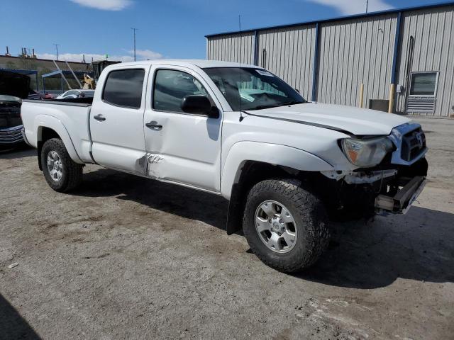 3TMMU4FN0FM084956 - 2015 TOYOTA TACOMA DOUBLE CAB LONG BED WHITE photo 4