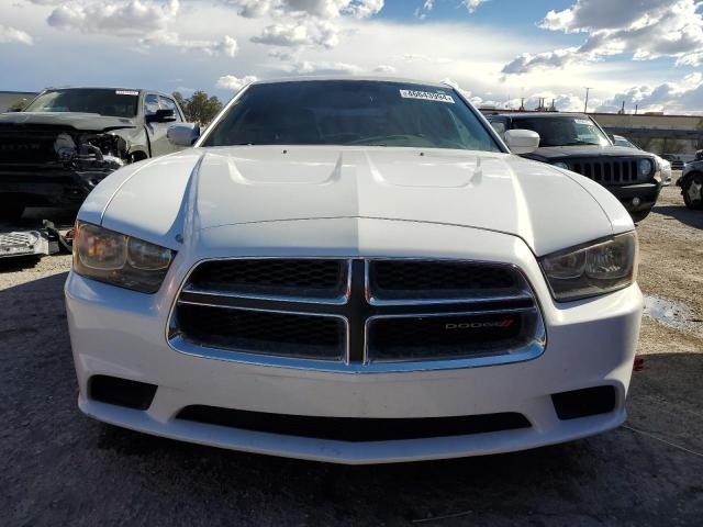 2C3CDXBG9DH505948 - 2013 DODGE CHARGER SE WHITE photo 5