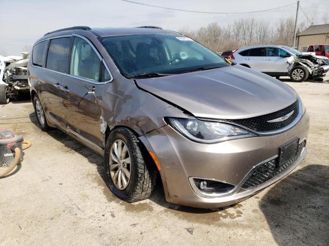 2C4RC1BG9HR667763 - 2017 CHRYSLER PACIFICA TOURING L BEIGE photo 4