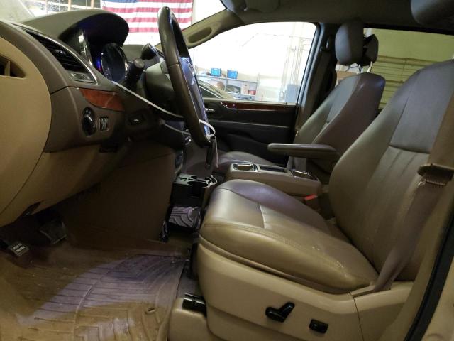 2A4RR8DG8BR605633 - 2011 CHRYSLER TOWN & COU TOURING L GOLD photo 7