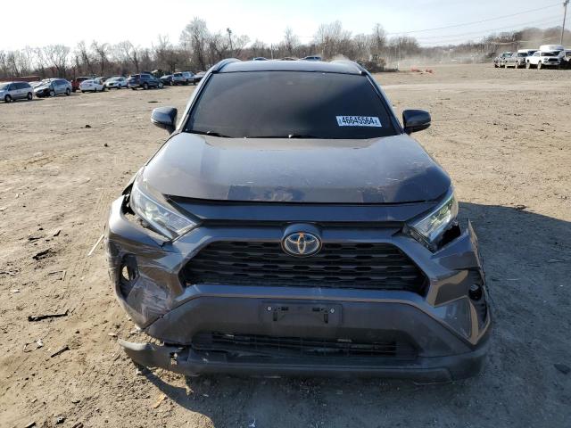 2T3RWRFV4LW049473 - 2020 TOYOTA RAV4 XLE GRAY photo 5