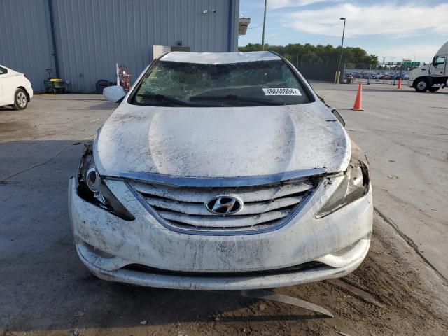 5NPEB4AC7DH781186 - 2013 HYUNDAI SONATA GLS WHITE photo 5