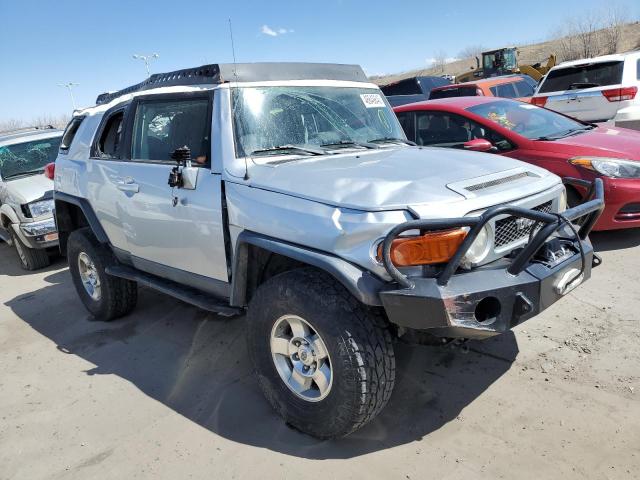 JTEBU11F68K023235 - 2008 TOYOTA FJ CRUISER SILVER photo 4