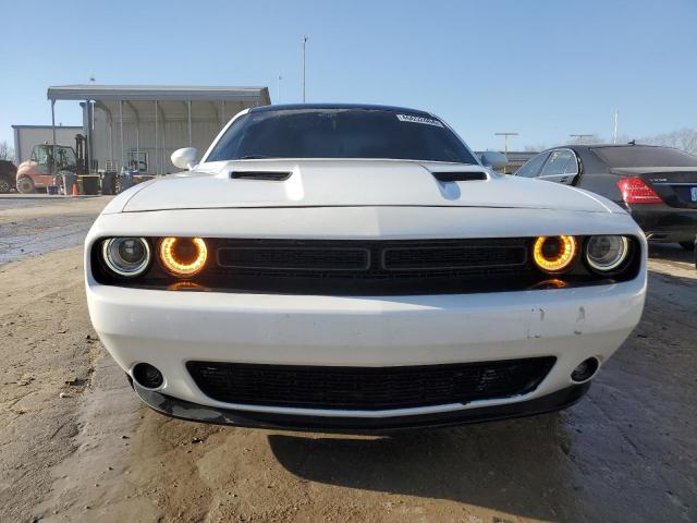 2C3CDZAG0GH137337 - 2016 DODGE CHALLENGER SXT WHITE photo 5