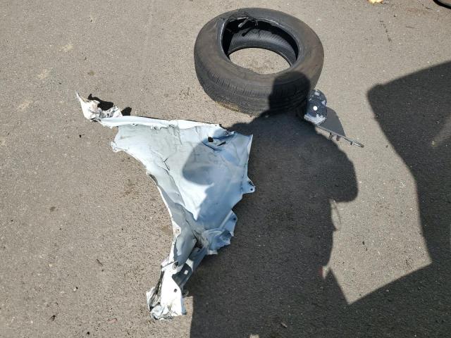 JTDKARFP0J3100324 - 2018 TOYOTA PRIUS PRIM თეთრი ფოტო 12