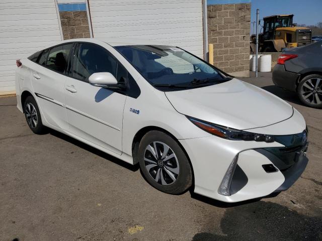 JTDKARFP0J3100324 - 2018 TOYOTA PRIUS PRIM თეთრი ფოტო 4