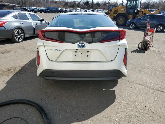 JTDKARFP0J3100324 - 2018 TOYOTA PRIUS PRIM თეთრი ფოტო 6