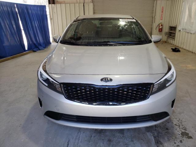 3KPFK4A74JE254326 - 2018 KIA FORTE LX SILVER photo 5