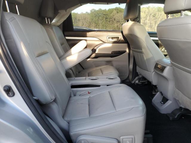 5TDKKRFH3GS146033 - 2016 TOYOTA HIGHLANDER XLE SILVER photo 10