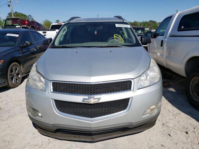 1GNKVFEDXCJ267709 - 2012 CHEVROLET TRAVERSE LS SILVER photo 5