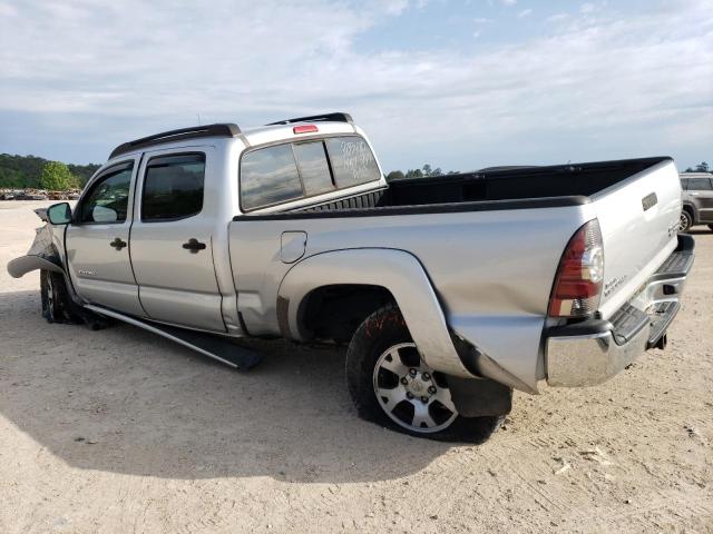 5TFKU4HN1BX001561 - 2011 TOYOTA TACOMA DOUBLE CAB PRERUNNER LONG BED SILVER photo 2