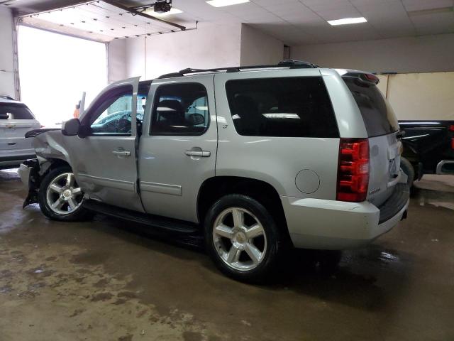 1GNSKBE02DR233748 - 2013 CHEVROLET TAHOE K1500 LT GRAY photo 2