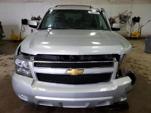 1GNSKBE02DR233748 - 2013 CHEVROLET TAHOE K1500 LT GRAY photo 5