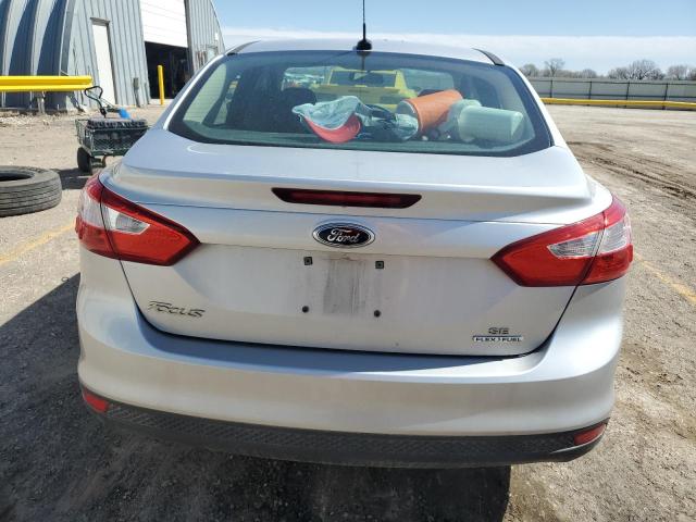 1FAHP3F24CL391848 - 2012 FORD FOCUS SE SILVER photo 6